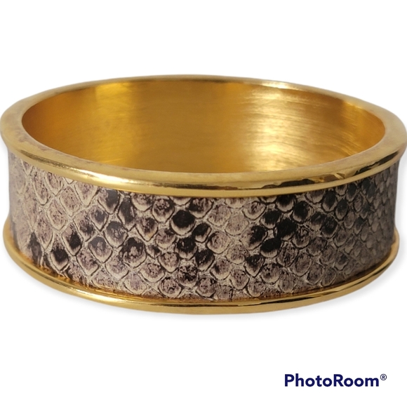 St John Gold Tone 9 Inch Snake Skin Wide Bangle - Picture 1 of 10
